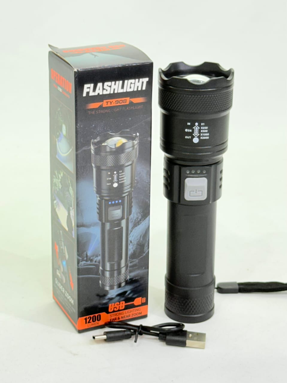 LINTERNA LED CON ZOOM FLASHLIGHT