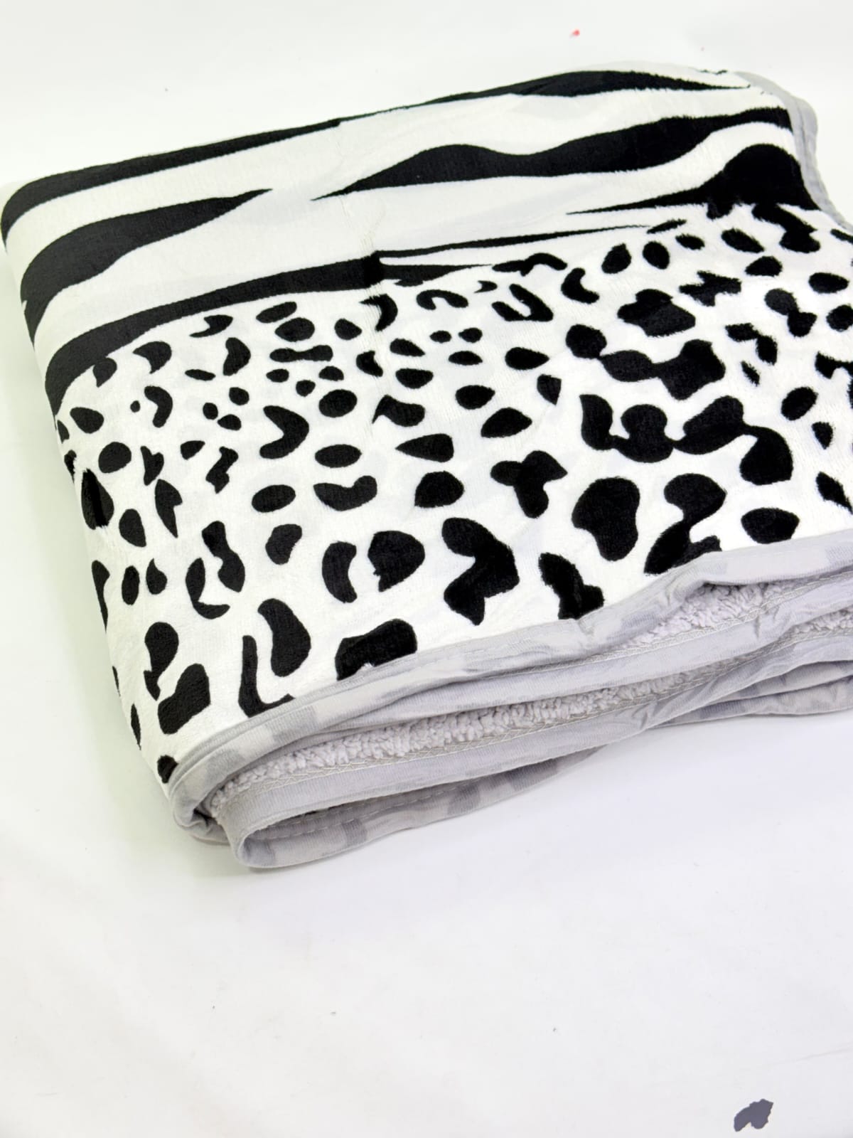 MANTA CON CORDERITO | ANIMAL PRINT 2 PLAZA Y MEDIA
